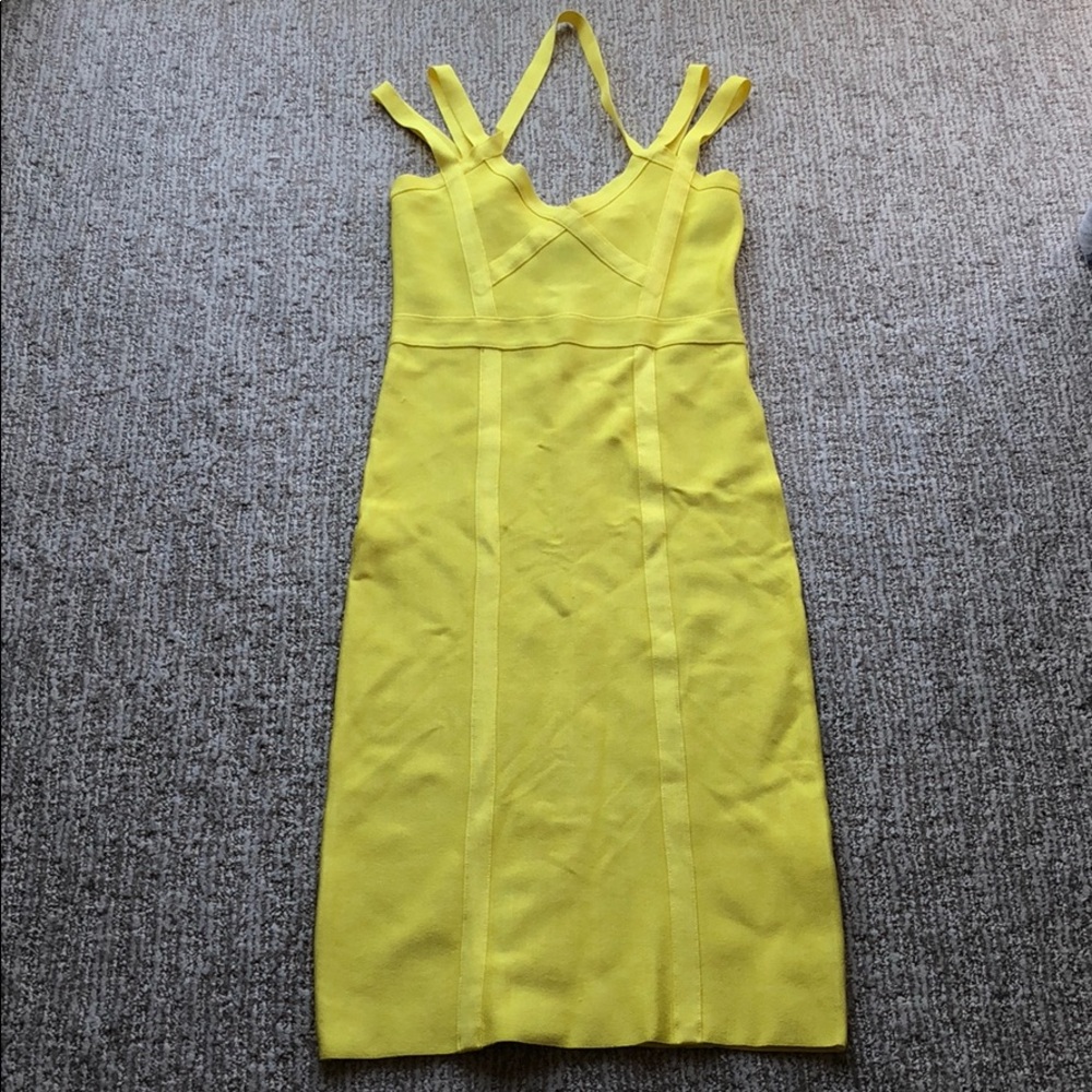 Bebe 💕 Yellow Form Fitting Halter Dress